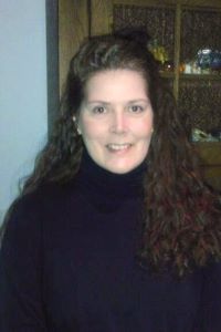 Lindy headshot edited2x3